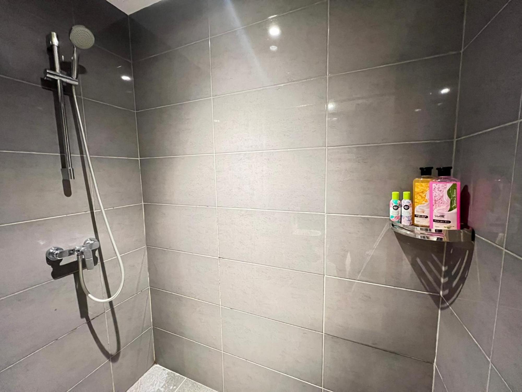Apartment Oceanbay2 Seaview 6pax Netflix A-18-12 Kuantan