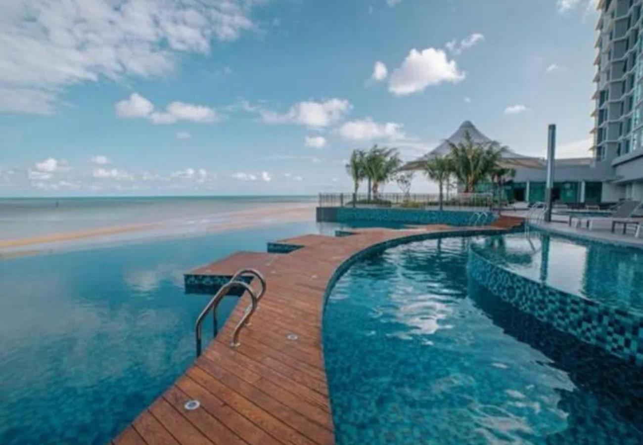 Oceanbay2 Seaview 6pax Netflix A-18-12 * Kuantan